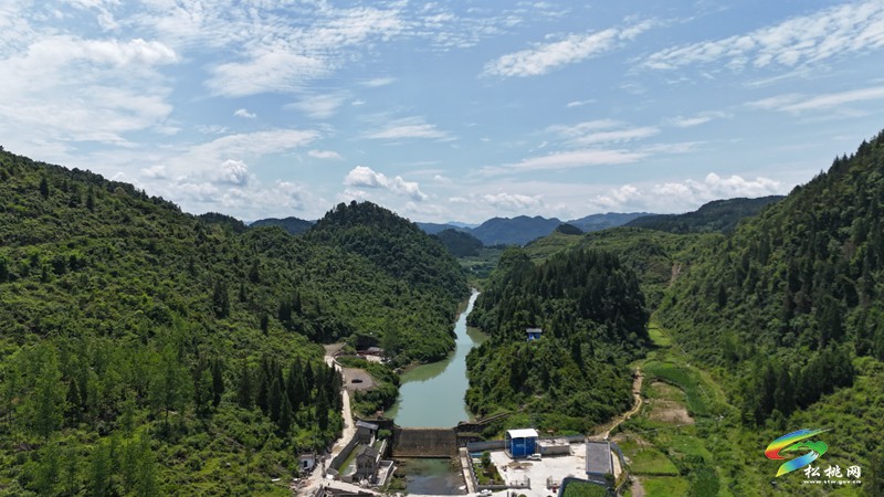 消暑納涼、美食美景、休閑游玩......來(lái)這里解鎖溶洞打開(kāi)新方式