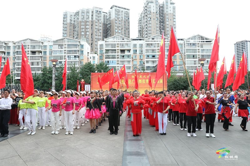 我縣開展慶祝建黨103周年全縣廣場(chǎng)舞優(yōu)秀節(jié)目展演活動(dòng)