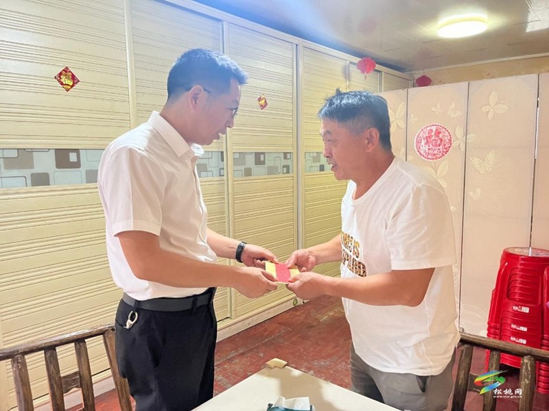 迎“七一”| 縣總工會機(jī)關(guān)黨支部與馬田龍社區(qū)黨總支開展“憶黨史·銘黨恩·肅黨紀(jì)·強(qiáng)黨性”聯(lián)建活動(dòng)