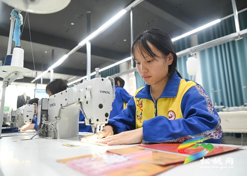 松桃職校：學習一技之長   升學就業(yè)兩不誤