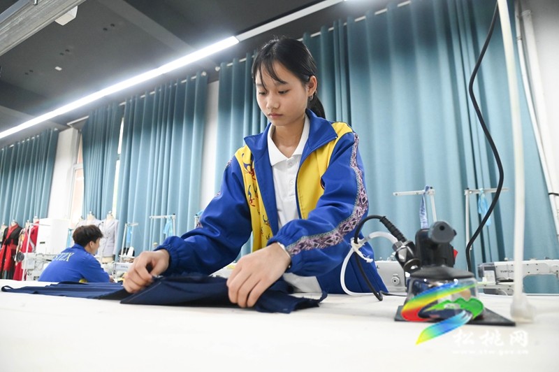 松桃職校：學習一技之長   升學就業(yè)兩不誤