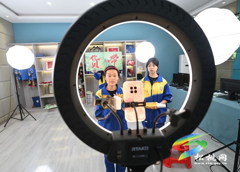 松桃職校：學習一技之長   升學就業(yè)兩不誤