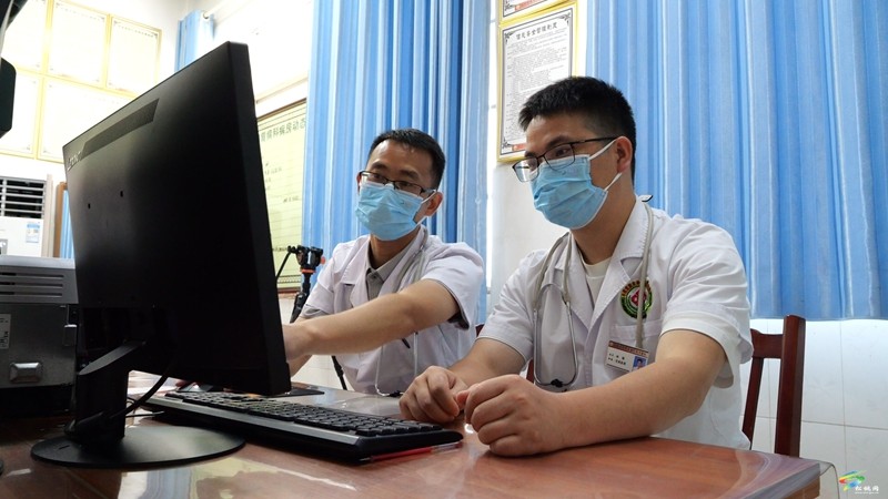 縣民族中醫(yī)院李永剛：“鏡”心“鏡”力   守護(hù)患者消化道健康
