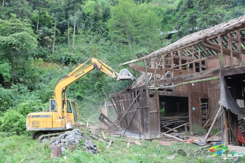 全縣地質(zhì)災(zāi)害避險移民搬遷現(xiàn)場會在牛郎鎮(zhèn)召開