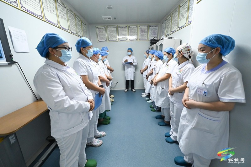 松桃民族中醫(yī)院重癥醫(yī)學(xué)科：?24小時在崗 守護(hù)患者生命安全