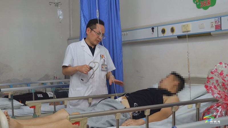 高鐵上的生死救援后續(xù)！松桃苗族自治縣人民醫(yī)院無縫銜接為生命接力，患者術(shù)后恢復(fù)良好！