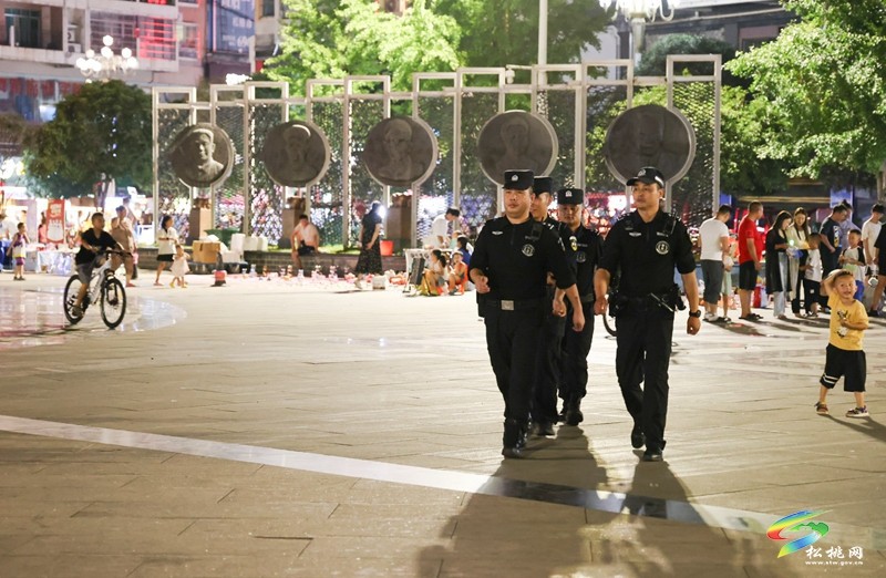 平安再加倍，安全在身邊！|松桃公安開展夏夜治安巡查宣防第四次集中統(tǒng)一行動