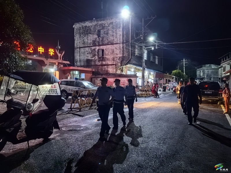 普覺鎮(zhèn)開展護“校”道路交通夜查專項整治行動
