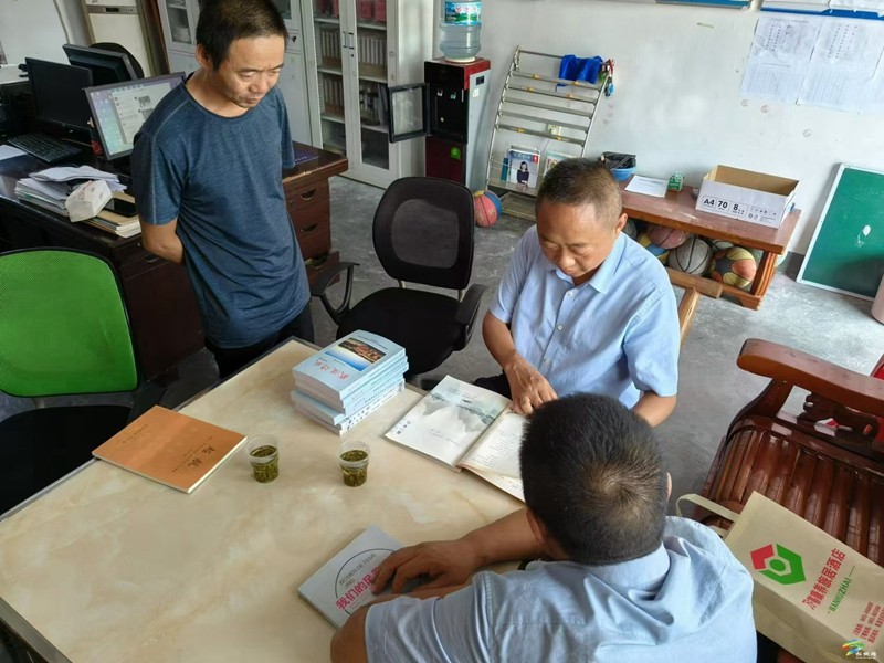 民革銅仁市委助力大路鎮(zhèn)教育：播種希望  啟迪未來  ——民革銅仁市委副主委代澤斌同志在大路鎮(zhèn)開展公益教育激勵與捐贈活動