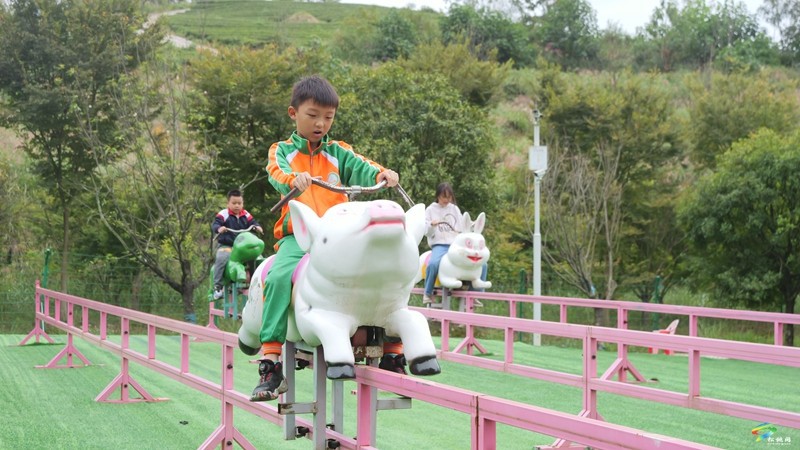 國慶周邊游——大坪場鎮(zhèn)七彩樂園是個好去處
