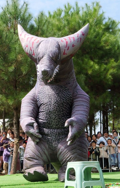 國慶嗨翻天，遛娃又添打卡點！松桃綠宸動物園熱鬧非凡！