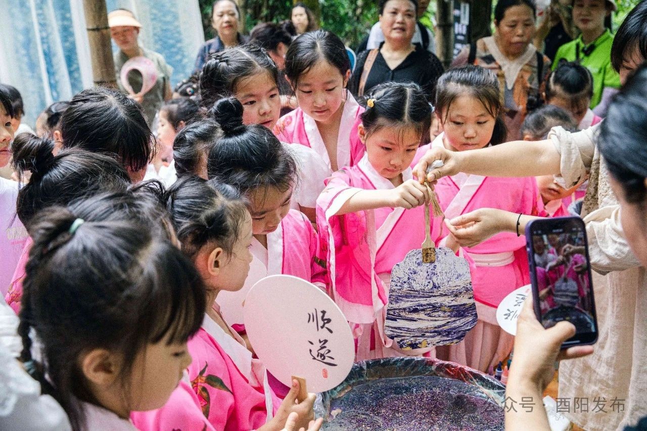 ?高山民宿避暑、峽谷漂流探險(xiǎn)……?酉陽清涼山水激活“避暑經(jīng)濟(jì)”！