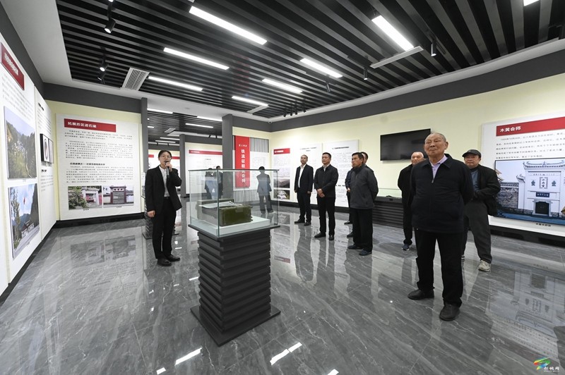縣委組織部組織離退休干部開(kāi)展調(diào)研參觀活動(dòng)