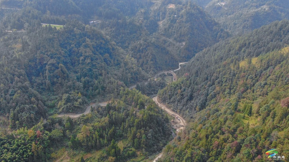 全力沖刺！松桃X6M2線三陽至分水嶺公路路面改造項目即將通車