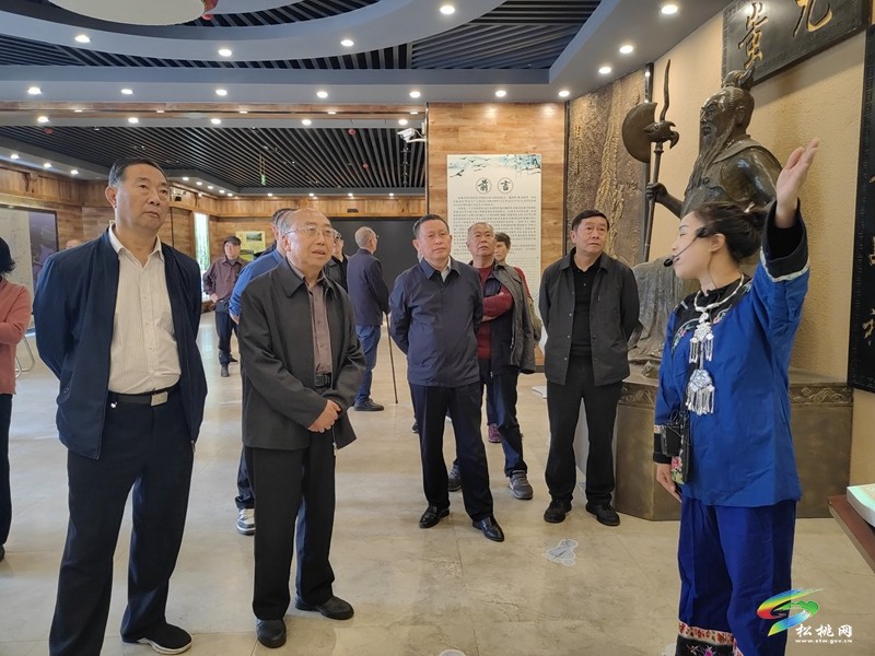 市人大常委會機關(guān)離退休人員一行到我縣參觀考察鄉(xiāng)村振興和產(chǎn)業(yè)發(fā)展情況