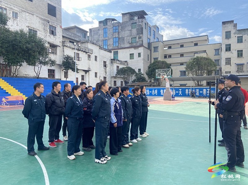 松桃公安：打好護校“組合拳” 筑牢校園“防護墻”