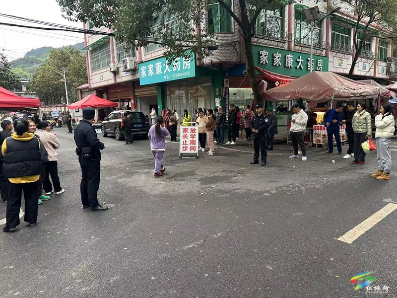 寨英鎮(zhèn)：堅(jiān)守護(hù)學(xué)崗  保護(hù)學(xué)生安全