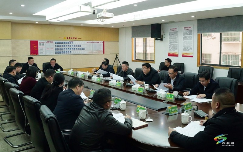 陳琪吳廷友分別率隊(duì)走訪慰問財(cái)稅金融機(jī)構(gòu)并召開政銀企座談會
