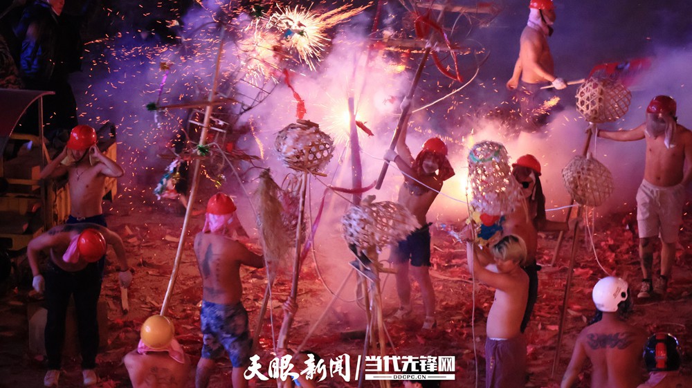 【兩會(huì)·民生新觀察】“黃小西吃晚飯” ！吃的是貴州文旅“長(zhǎng)桌宴”
