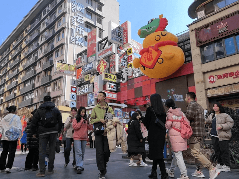 【兩會(huì)·民生新觀察】“黃小西吃晚飯” ！吃的是貴州文旅“長(zhǎng)桌宴”