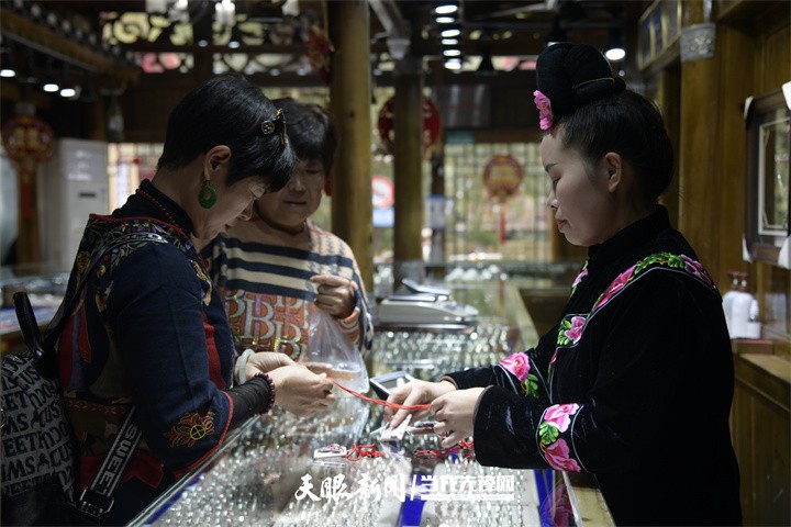 姑媽籃球④｜全民歡樂(lè)的“她體育”：帶動(dòng)“她旅游” 激活“她經(jīng)濟(jì)”