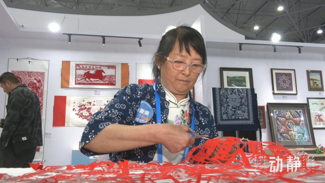 賽技能展風采促振興！415名鄉(xiāng)村工匠云集貴陽