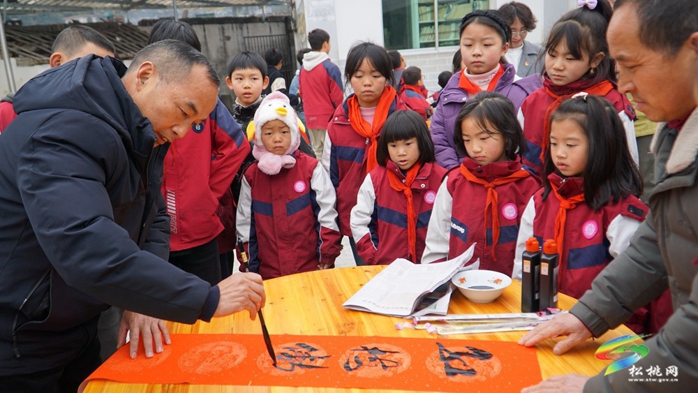 團(tuán)縣委開展服務(wù)外出返鄉(xiāng)青年迎新春聯(lián)誼活動