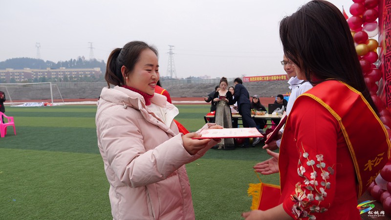 玩游戲、吃刨湯 共啟新年章——松桃跑步運(yùn)動協(xié)會年會圓滿舉行