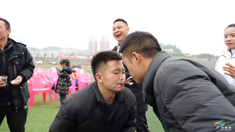 玩游戲、吃刨湯 共啟新年章——松桃跑步運(yùn)動協(xié)會年會圓滿舉行