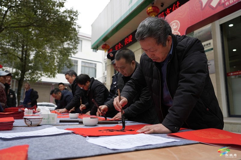 普覺鎮(zhèn)開展2025年新春“書?！睍ü婊顒? onmousewheel=