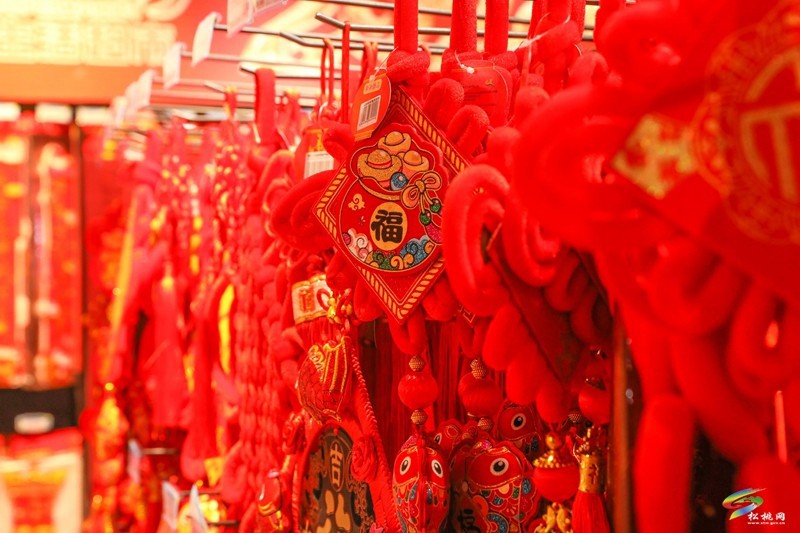 迎新春 辦年貨┃希望精致生活超市“年味兒”十足