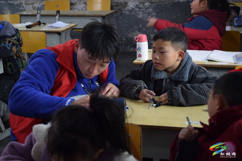 松桃大學生支教團：十三天點亮山區(qū)兒童求知夢想