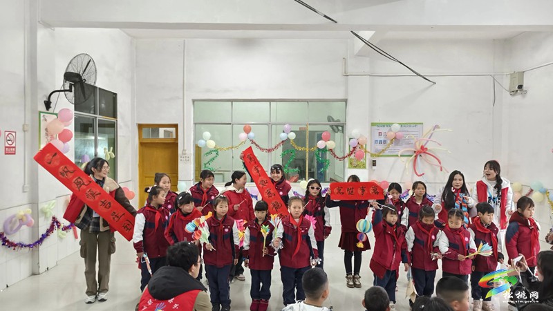 松桃大學生支教團：十三天點亮山區(qū)兒童求知夢想