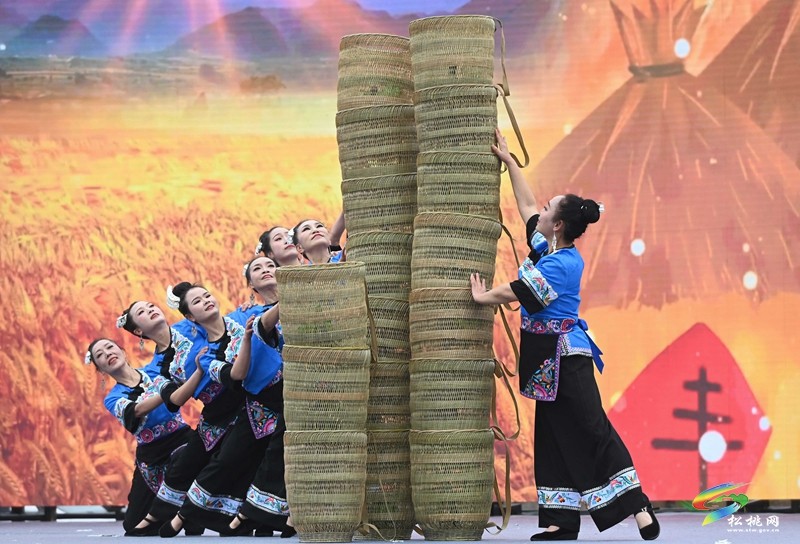 松桃：新春七天樂(lè)之“苗鄉(xiāng)舞步”民族民間舞蹈大賽  點(diǎn)燃春節(jié)歡樂(lè)氛圍