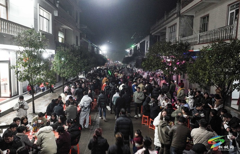 【新春走基層】沙壩河鄉(xiāng)：炸龍鬧新春  盛宴慶豐年