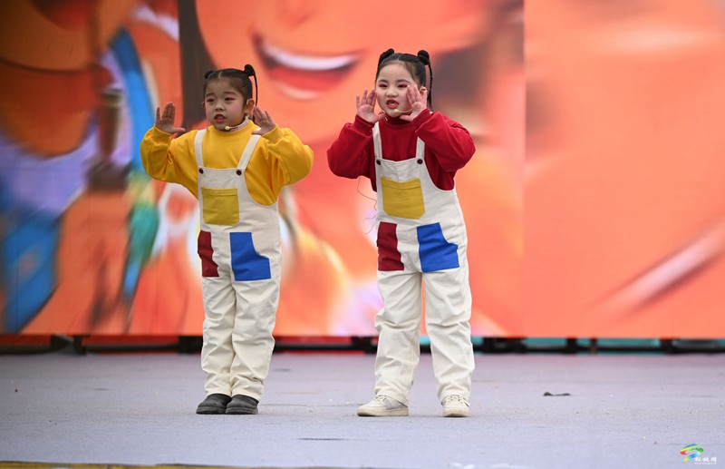 松桃：誰(shuí)“語(yǔ)”爭(zhēng)鋒 春之語(yǔ)“話松桃”語(yǔ)言藝術(shù)大賽濃情上演
