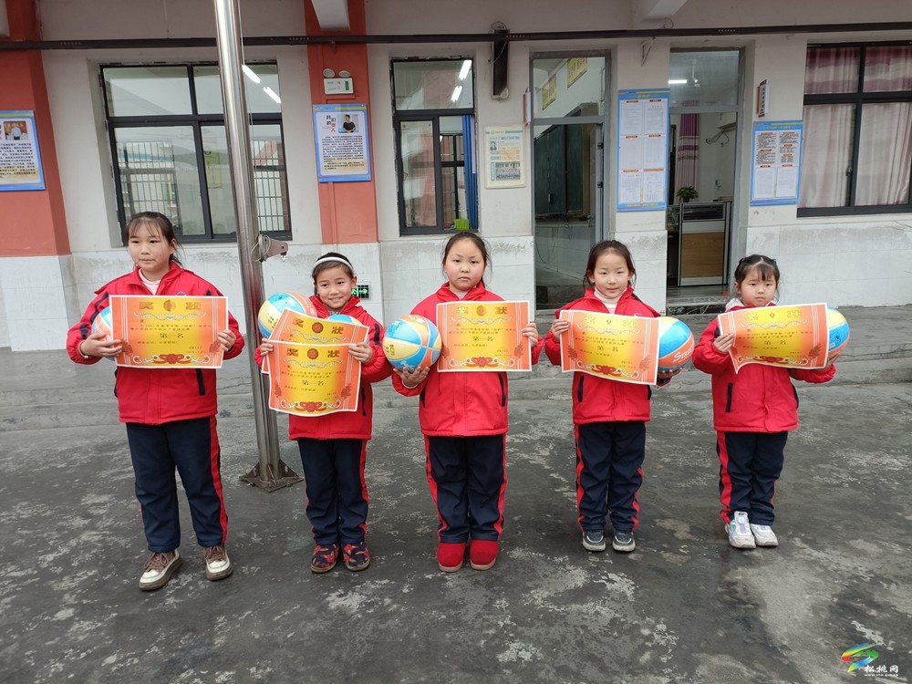 妙隘鄉(xiāng)完小舉行2025年春季學(xué)期“迎新”球類競(jìng)賽活動(dòng)