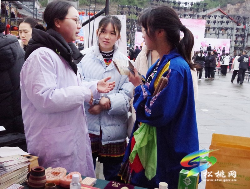 驚艷亮相九龍湖畔！縣民族中醫(yī)院推出苗疆藥膳