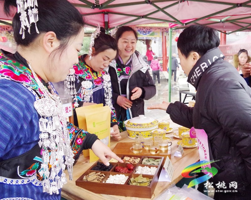 驚艷亮相九龍湖畔！縣民族中醫(yī)院推出苗疆藥膳