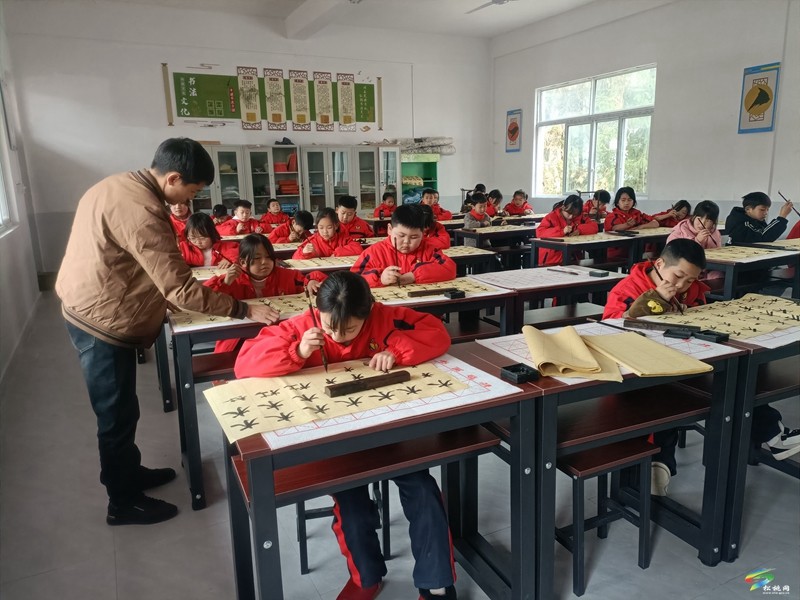 妙隘鄉(xiāng)完小少年宮活動點亮學(xué)生課余生活