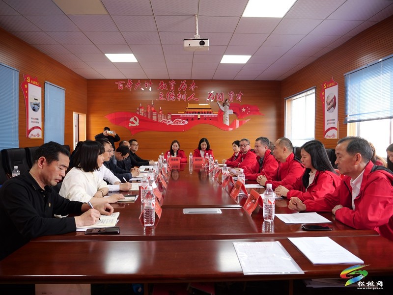 東莞市虎門慈善會·銅仁市松桃苗族自治縣冷水溪鎮(zhèn)中學(xué)座談會召開