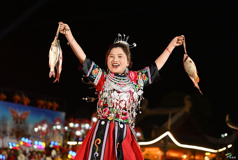 【吃貴州“晚飯”·看松桃村晚】“民”星閃耀 “鄉(xiāng)”聚甚歡  第五期村晚好戲連臺