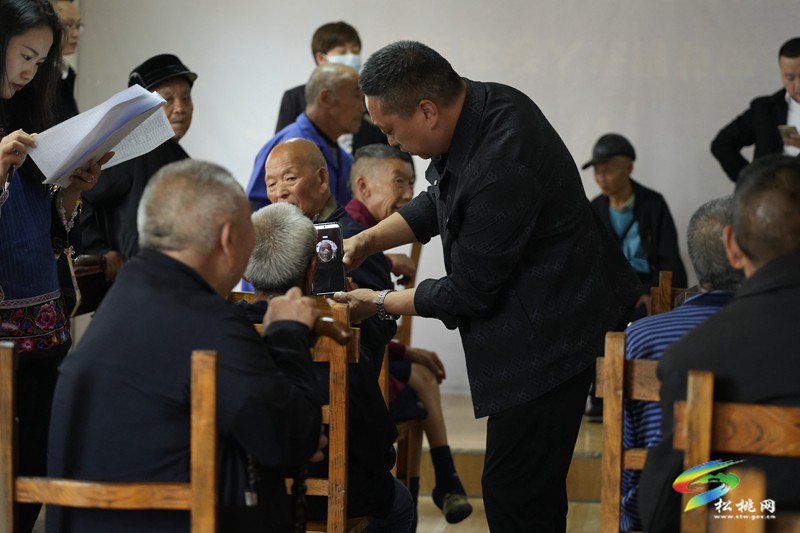 松桃：養(yǎng)老認證送上門  暖心又貼心