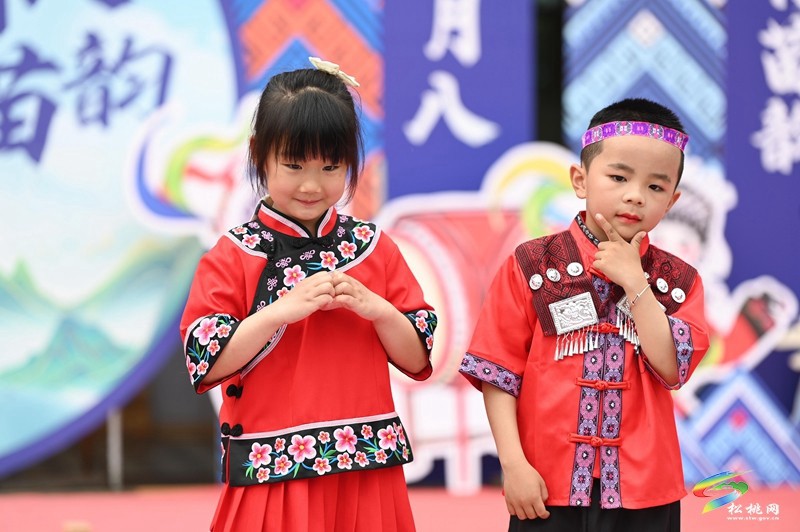 松桃第三幼兒園：舉辦幼兒版“四月八”活動(dòng)，超萌～