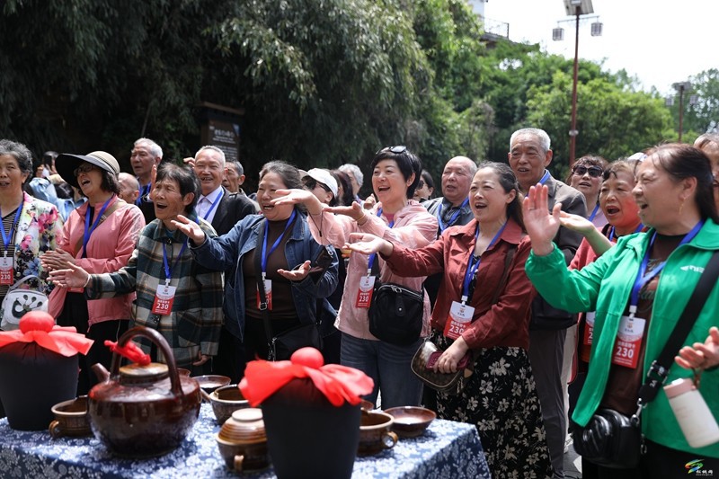松桃：苗王城非遺體驗(yàn)引熱潮  傳統(tǒng)技藝激活鄉(xiāng)村游
