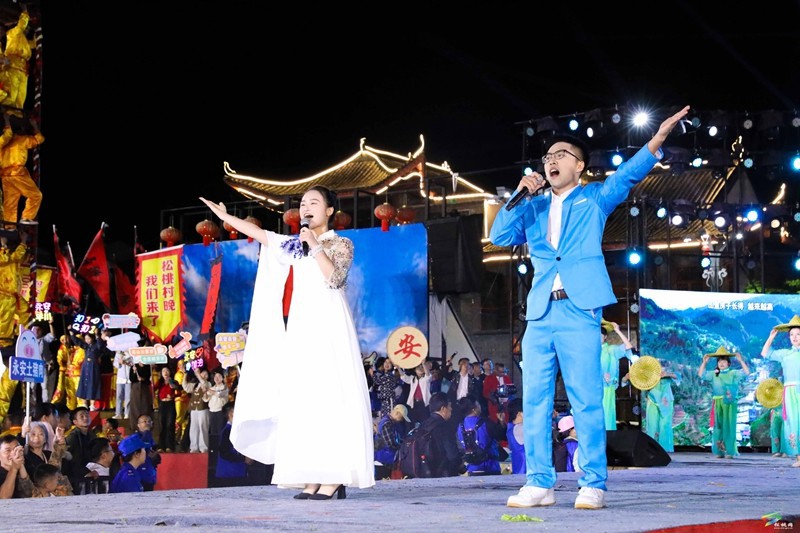 苗鄉(xiāng)夜未央！松桃村晚第八期PK賽精彩上演