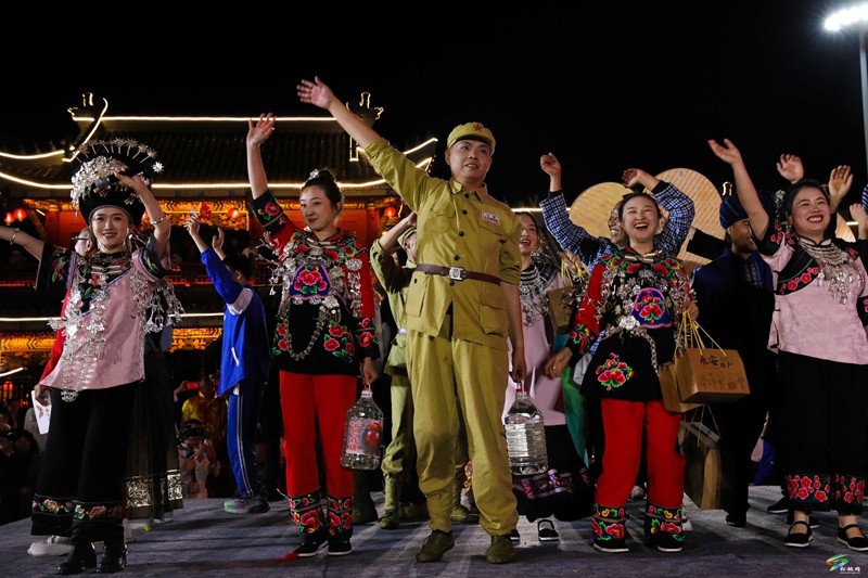 苗鄉(xiāng)夜未央！松桃村晚第八期PK賽精彩上演