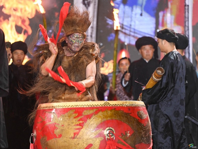 【吃貴州“晚飯”·看松桃村晚】 松桃村晚：六鄉(xiāng)競秀展風(fēng)采，莞銅協(xié)作譜新章