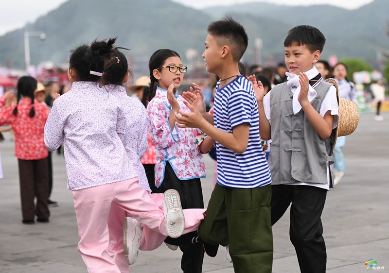 松桃：時光列車駛過童心軌道 繽紛活動點亮六一童趣