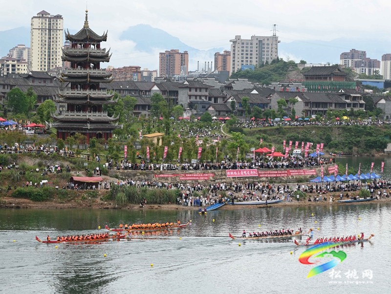 【網(wǎng)絡(luò)中國(guó)節(jié)·端午】松桃:百舸爭(zhēng)流戰(zhàn)端午 龍舟競(jìng)渡九龍湖